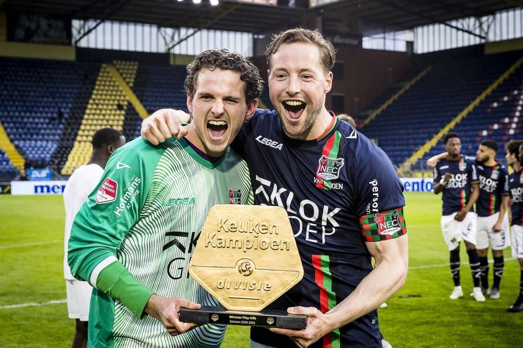 布鲁克并肩 布鲁克并肩